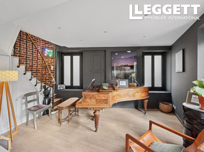 Image No.7-6 Bed House for sale