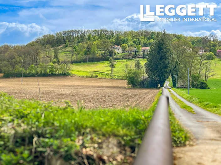 Image No.2-Maison de 9 chambres à vendre à Montcuq