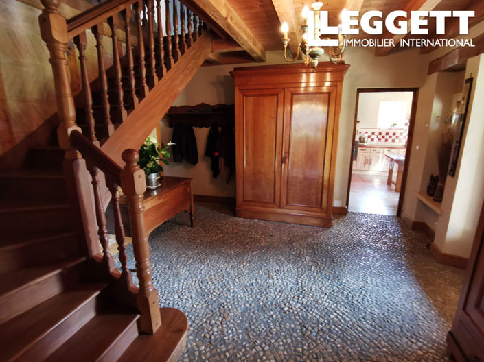 Image No.6-5 Bed House for sale