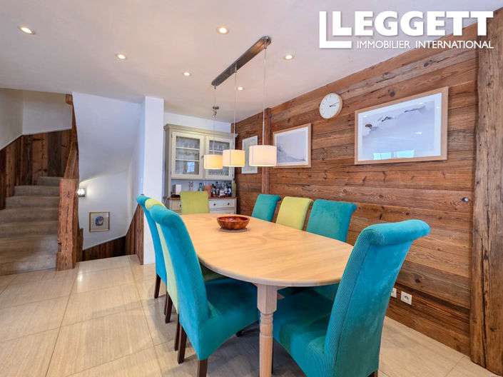 Image No.10-6 Bed House for sale