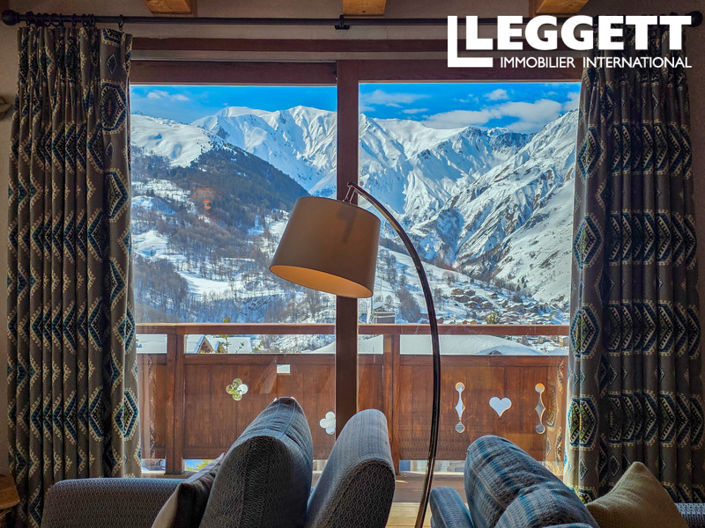 Image No.8-6 Bed House for sale