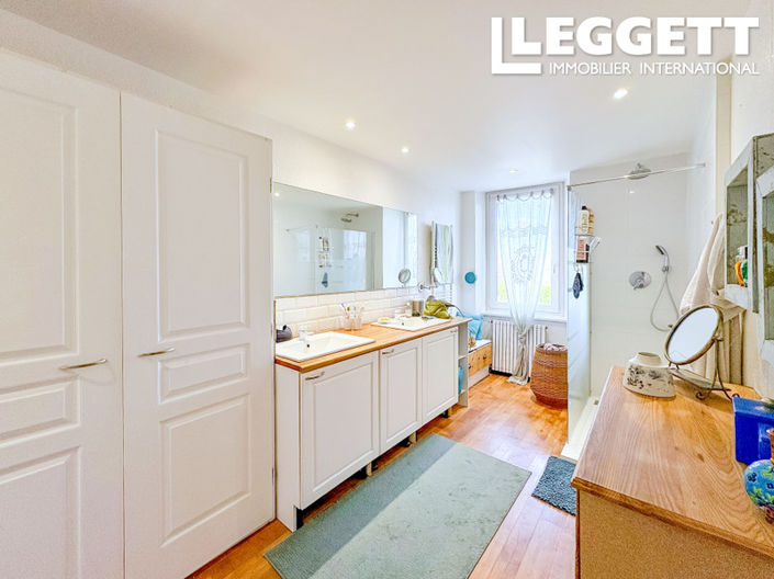 Image No.10-5 Bed House for sale