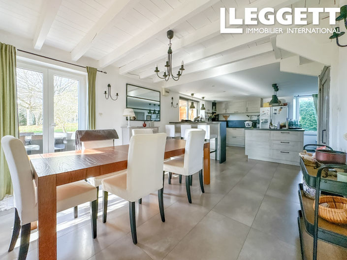 Image No.6-5 Bed House for sale