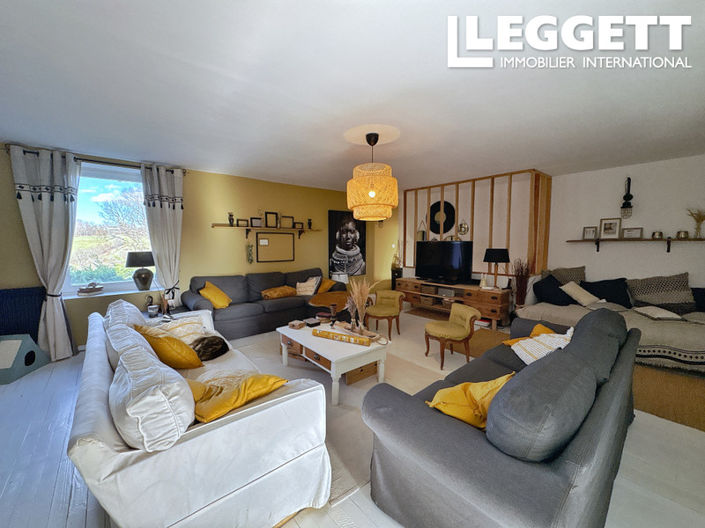 Image No.9-5 Bed House for sale