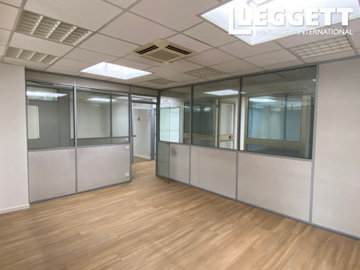 ahr0chm6ly9jzg4uagvzdglhlmltbw8vaw1hz2uvvevom