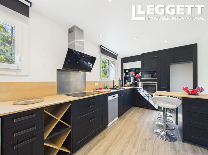 Image No.9-3 Bed House for sale