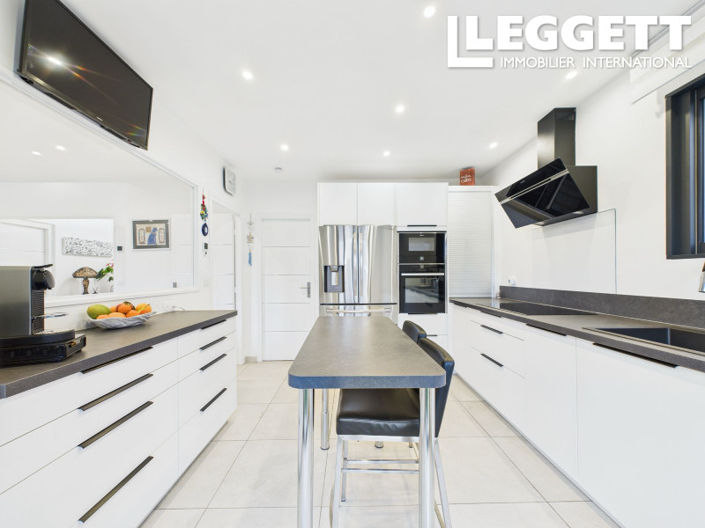 Image No.10-4 Bed House for sale