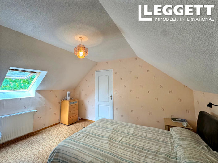 Image No.10-3 Bed House for sale