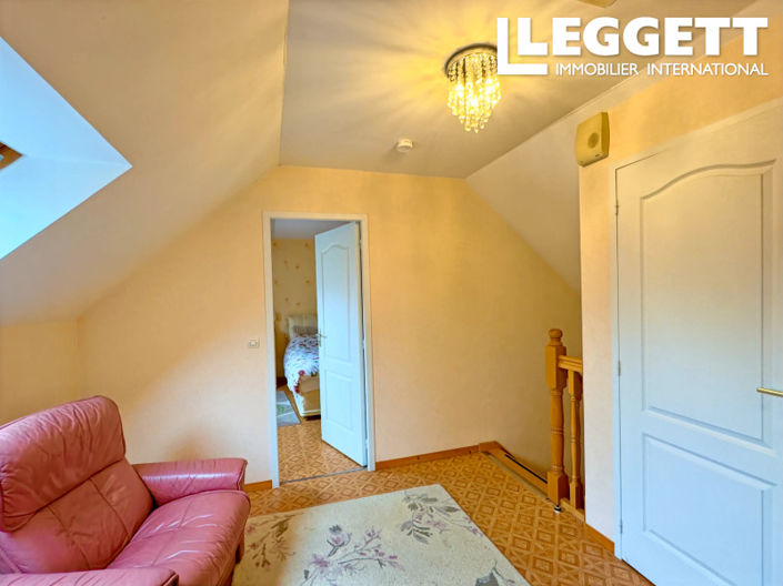 Image No.8-3 Bed House for sale