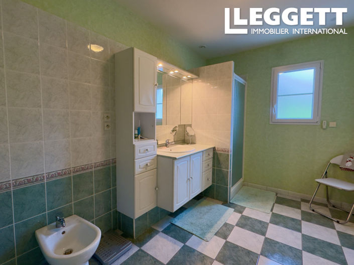 Image No.9-3 Bed House for sale