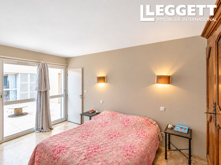 Image No.5-6 Bed House for sale