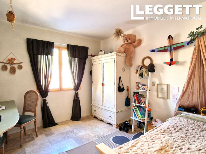 Image No.8-3 Bed House for sale