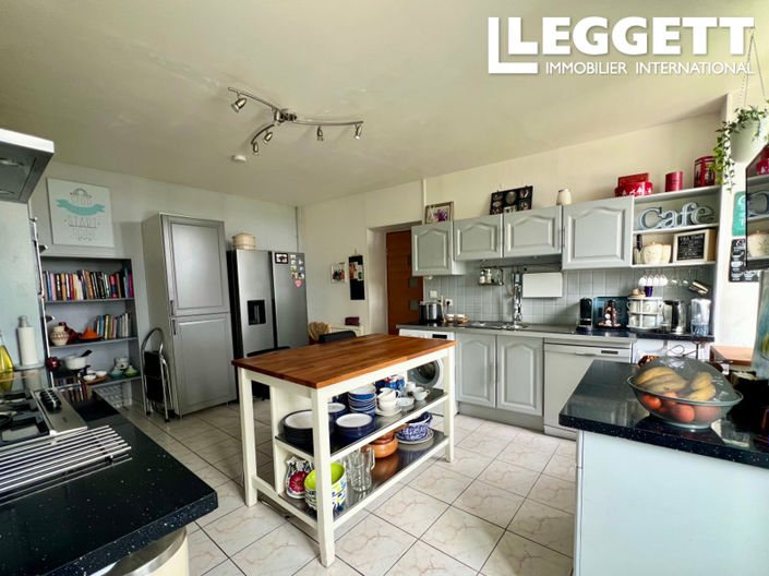 Image No.6-4 Bed House for sale