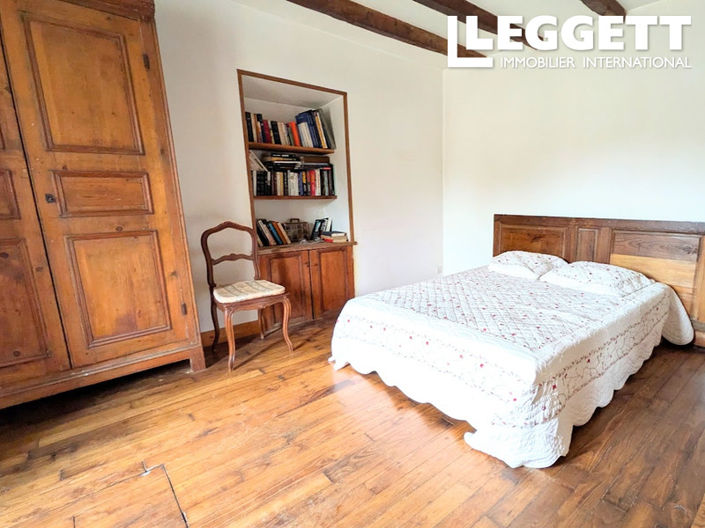 Image No.9-6 Bed House for sale