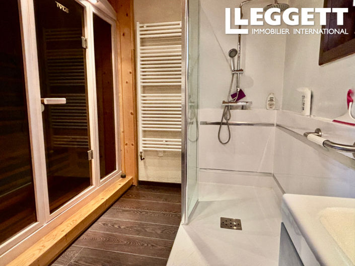 Image No.9-5 Bed House for sale