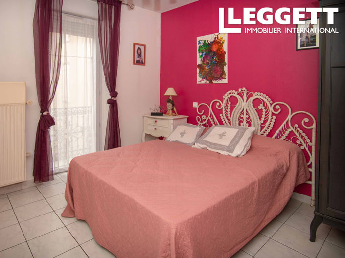 Image No.6-3 Bed House for sale