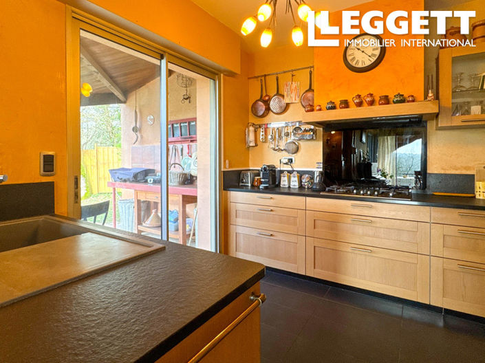 Image No.6-4 Bed House for sale