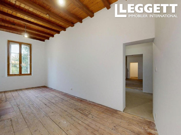 Image No.7-9 Bed House for sale