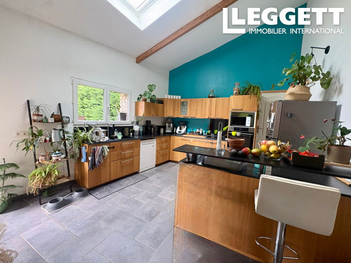 Image No.2-4 Bed House for sale