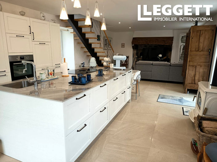 Image No.4-5 Bed House for sale