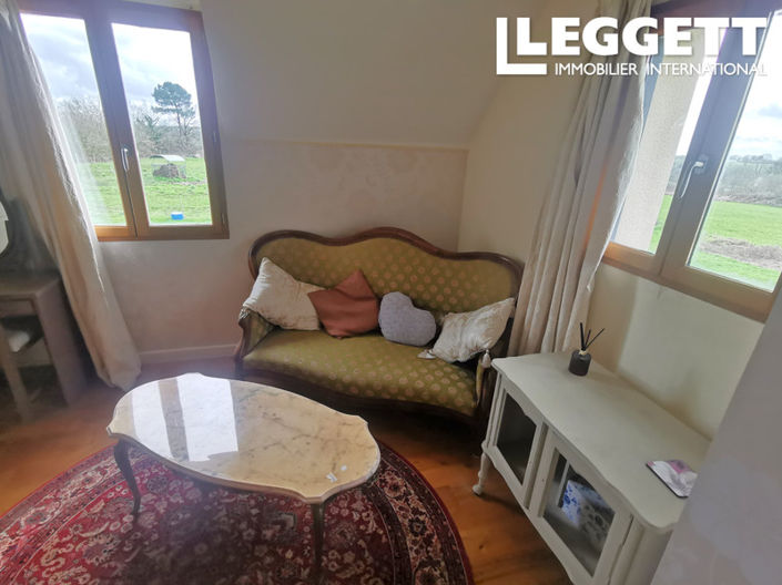 Image No.7-5 Bed House for sale