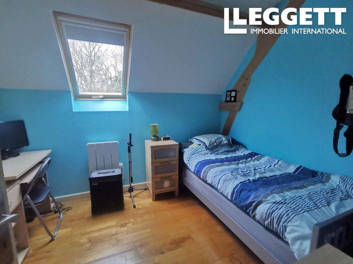 Image No.8-5 Bed House for sale