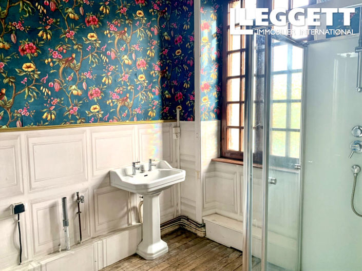 Image No.6-6 Bed House for sale