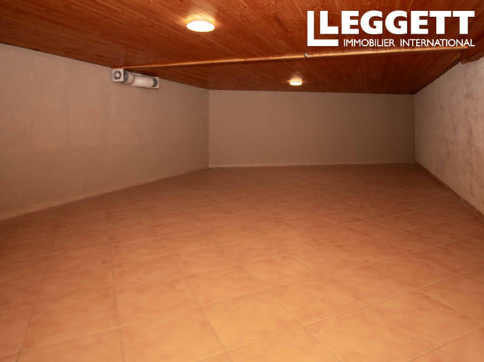 Image No.7-6 Bed House for sale