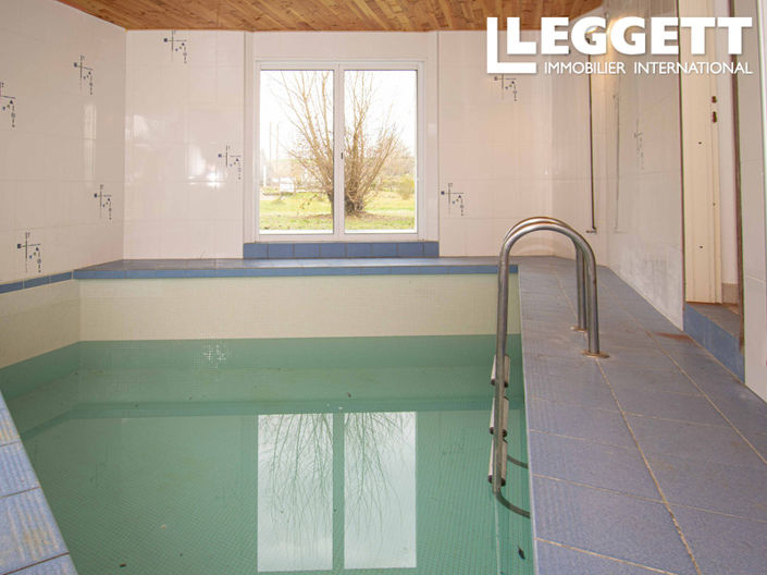 Image No.8-6 Bed House for sale