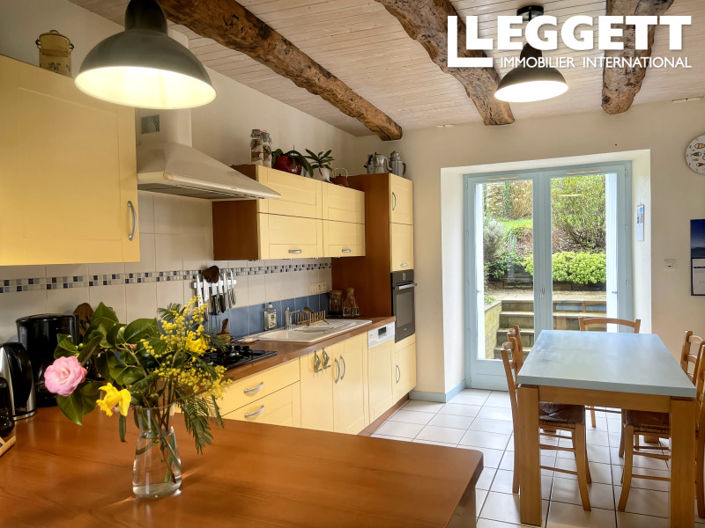 Image No.5-6 Bed House for sale