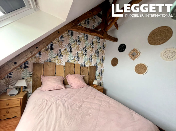 Image No.9-6 Bed House for sale