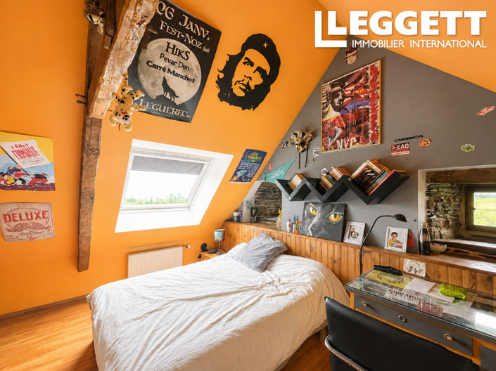 Image No.9-6 Bed House for sale