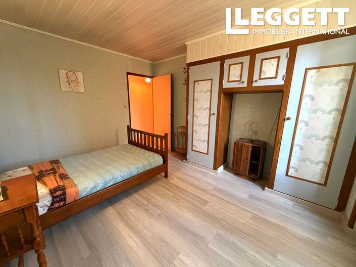 Image No.8-3 Bed House for sale