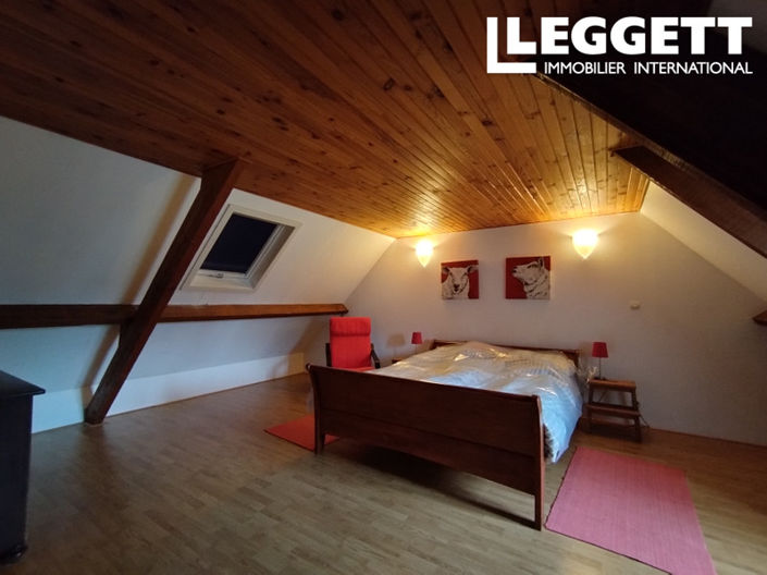 Image No.9-5 Bed House for sale