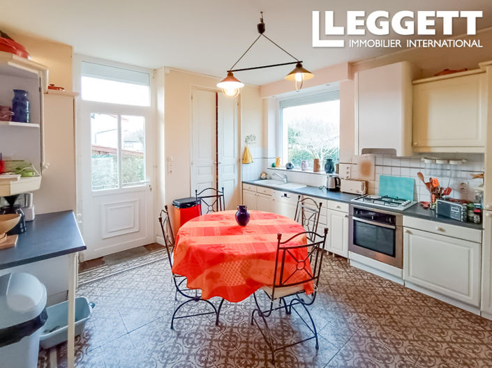 Image No.7-5 Bed House for sale