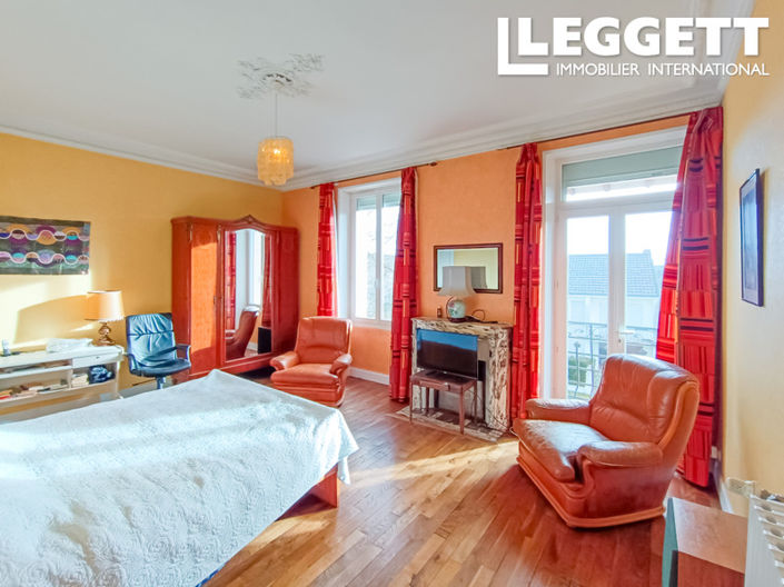 Image No.9-5 Bed House for sale