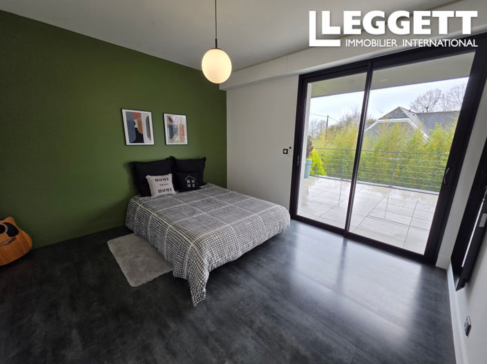Image No.6-6 Bed House for sale