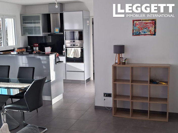 Image No.6-3 Bed House for sale