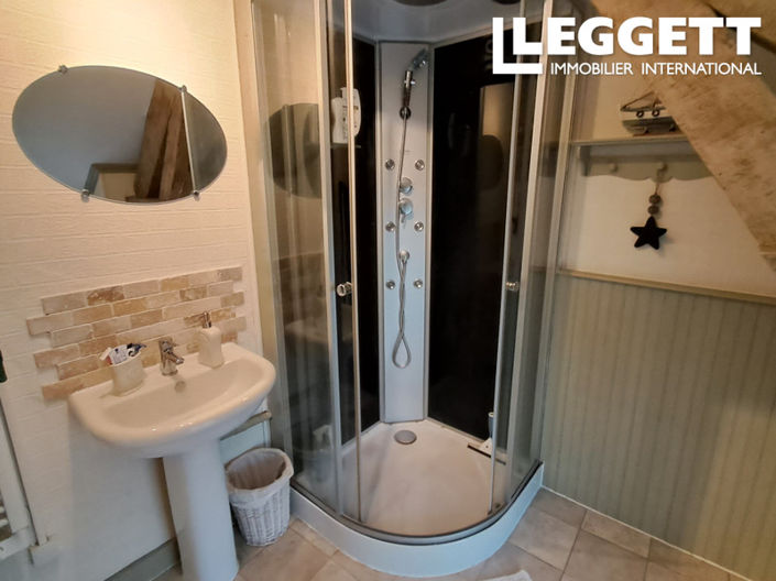 Image No.8-4 Bed House for sale