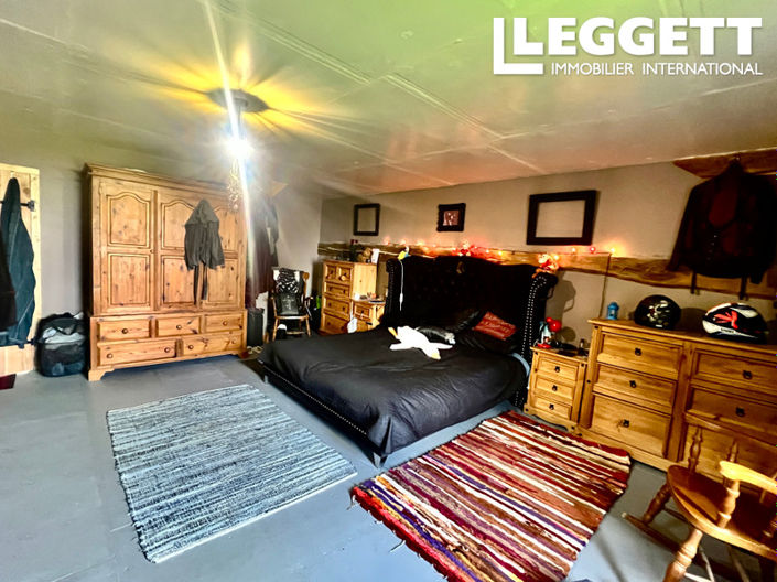 Image No.6-4 Bed House for sale