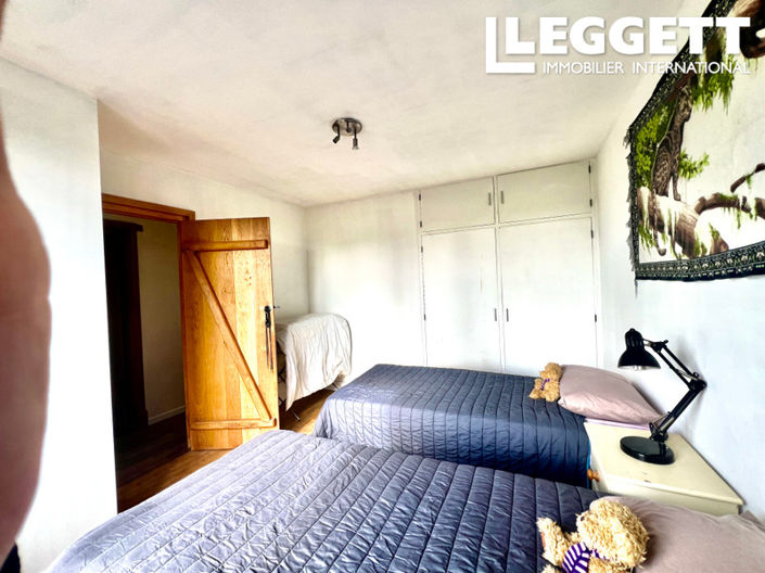 Image No.8-4 Bed House for sale