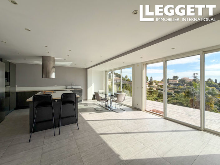 Image No.6-3 Bed House for sale