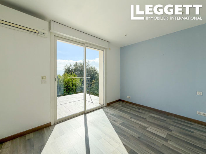 Image No.8-3 Bed House for sale