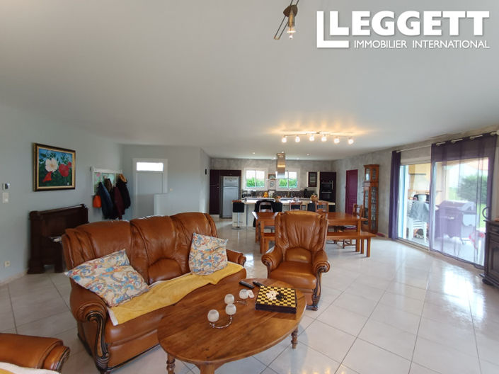 Image No.6-4 Bed House for sale