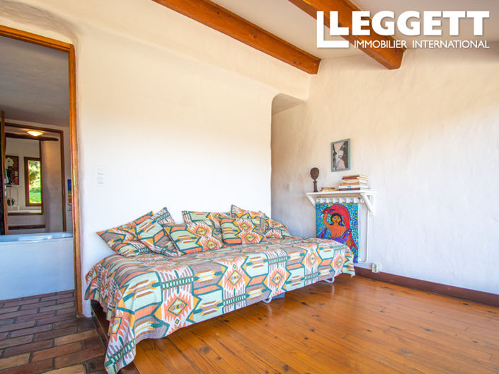 Image No.10-4 Bed House for sale