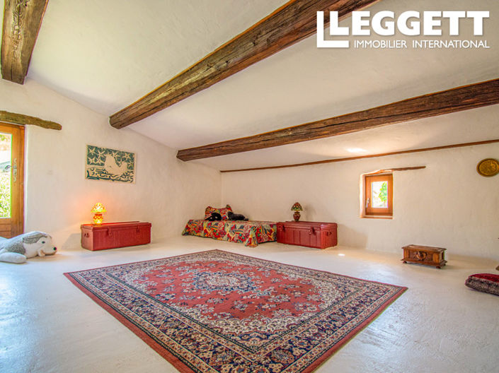 Image No.8-4 Bed House for sale