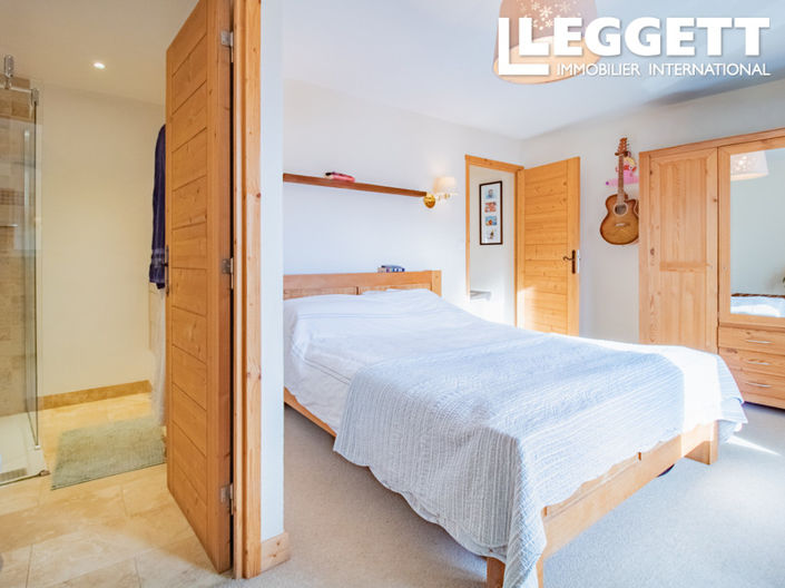 Image No.4-4 Bed House for sale