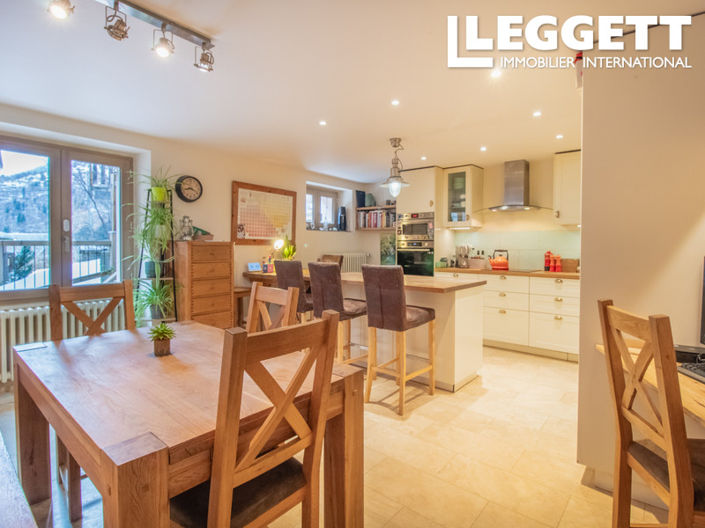 Image No.2-4 Bed House for sale