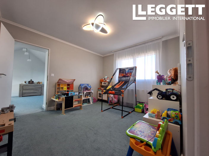 Image No.10-5 Bed House for sale