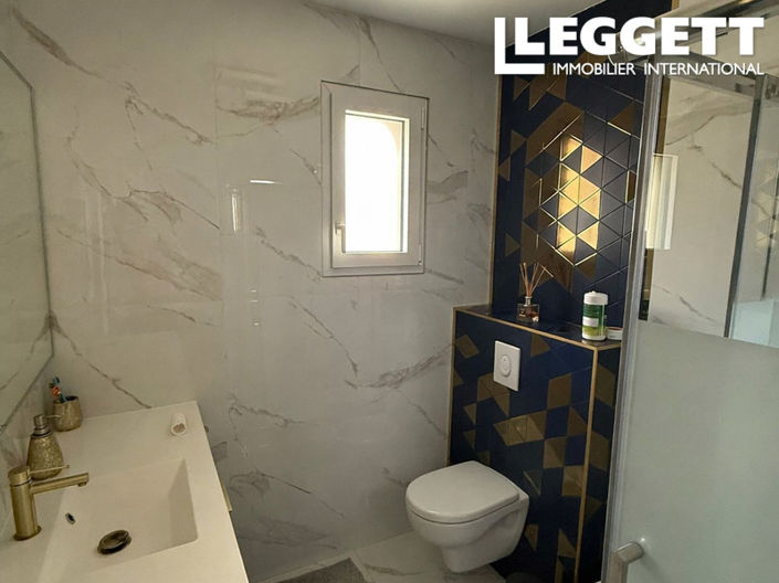 Image No.8-5 Bed House for sale